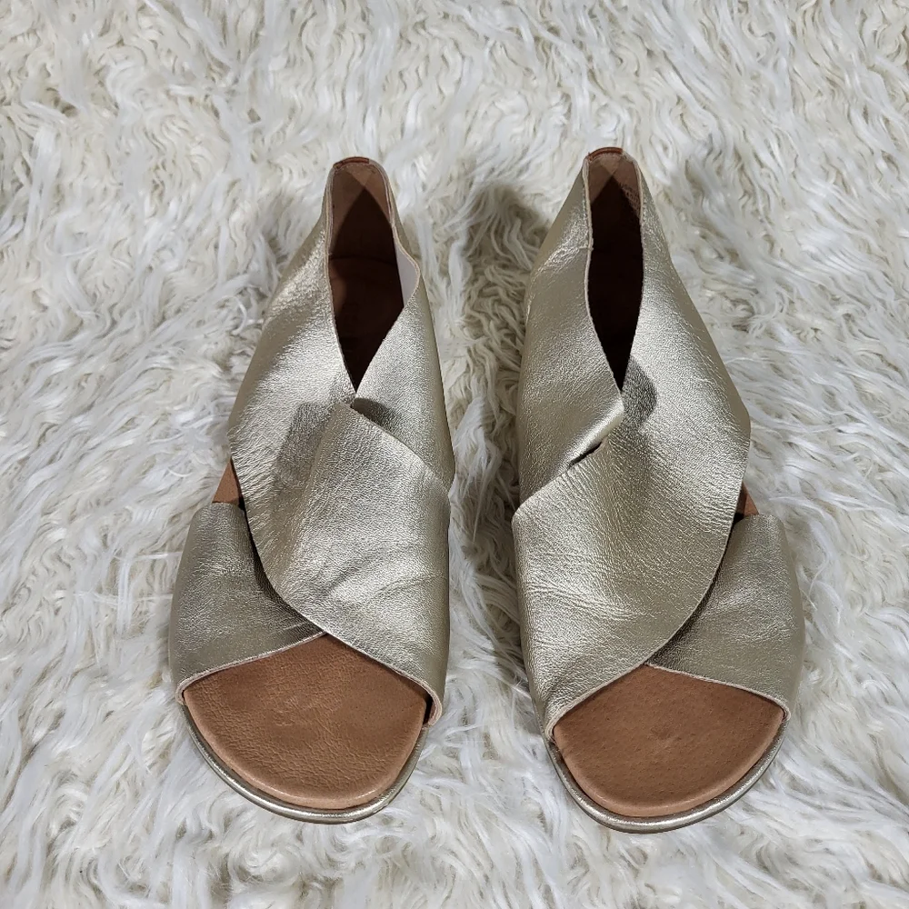 Gentle Souls By Kenneth Cole Laniey Leather Slip-On Sandals Size 9 - Picture 3 of 10